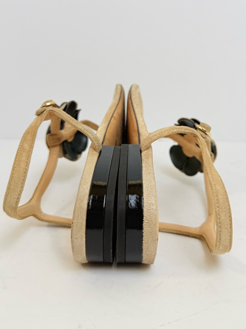 Chanel Camellia Thong Sandals 2016 Beige Suede CC Resin Flower Flats EU 38.5 - Picture 8 of 11